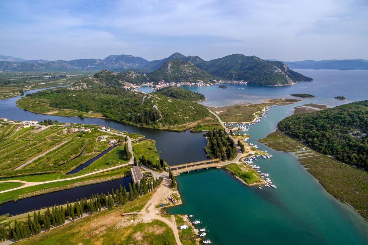 Apartments By The Sea Blace, Neretva Delta - Usce Neretve - 16068 Buitenkant foto